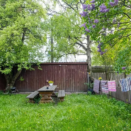 Апартаменты Artists Near Telliskivi Creative Centre