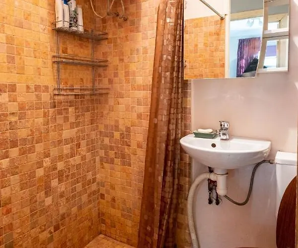 Artists Near Telliskivi Creative Centre Апартаменты